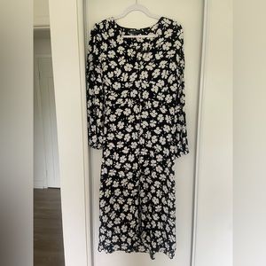 Dynamite Dress - Size Medium - Floral Print